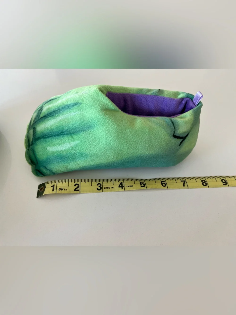Hulk Slippers Kids Size: 11/12